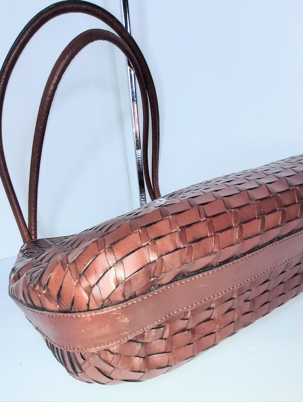 Fossil Woven Shoulder Bag in Dark Brown - Picture 5 of 6